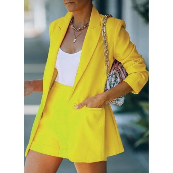 Two piece blazer and shorts set - Picture 2 of 7